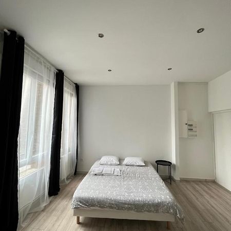 Peacefull, Face A La Cathedrale Apartment Reims Exterior photo
