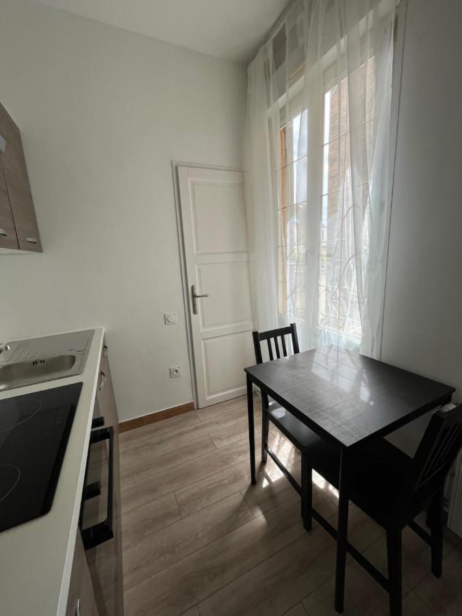 Peacefull, Face A La Cathedrale Apartment Reims Exterior photo