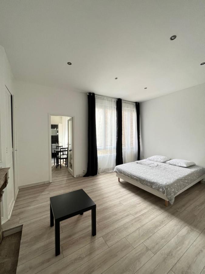 Peacefull, Face A La Cathedrale Apartment Reims Exterior photo